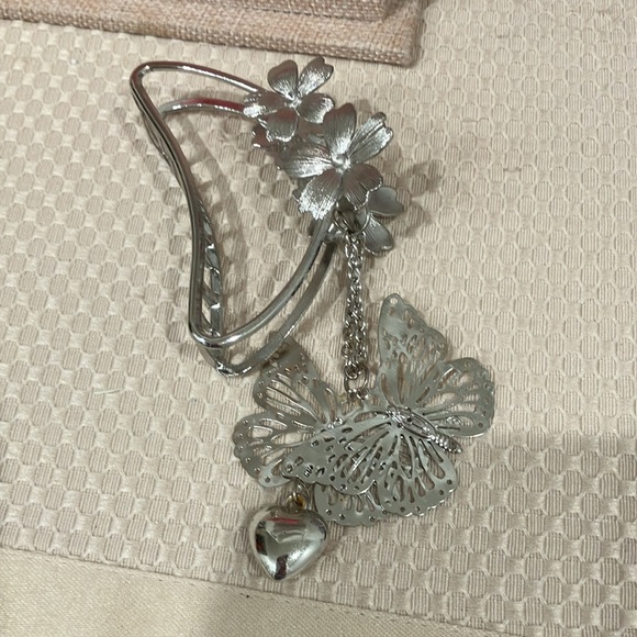 Silver Butterfly & Flower Hair Clip - Picture 4 of 5